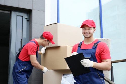 Moving van service for homes and offices in Mayfair